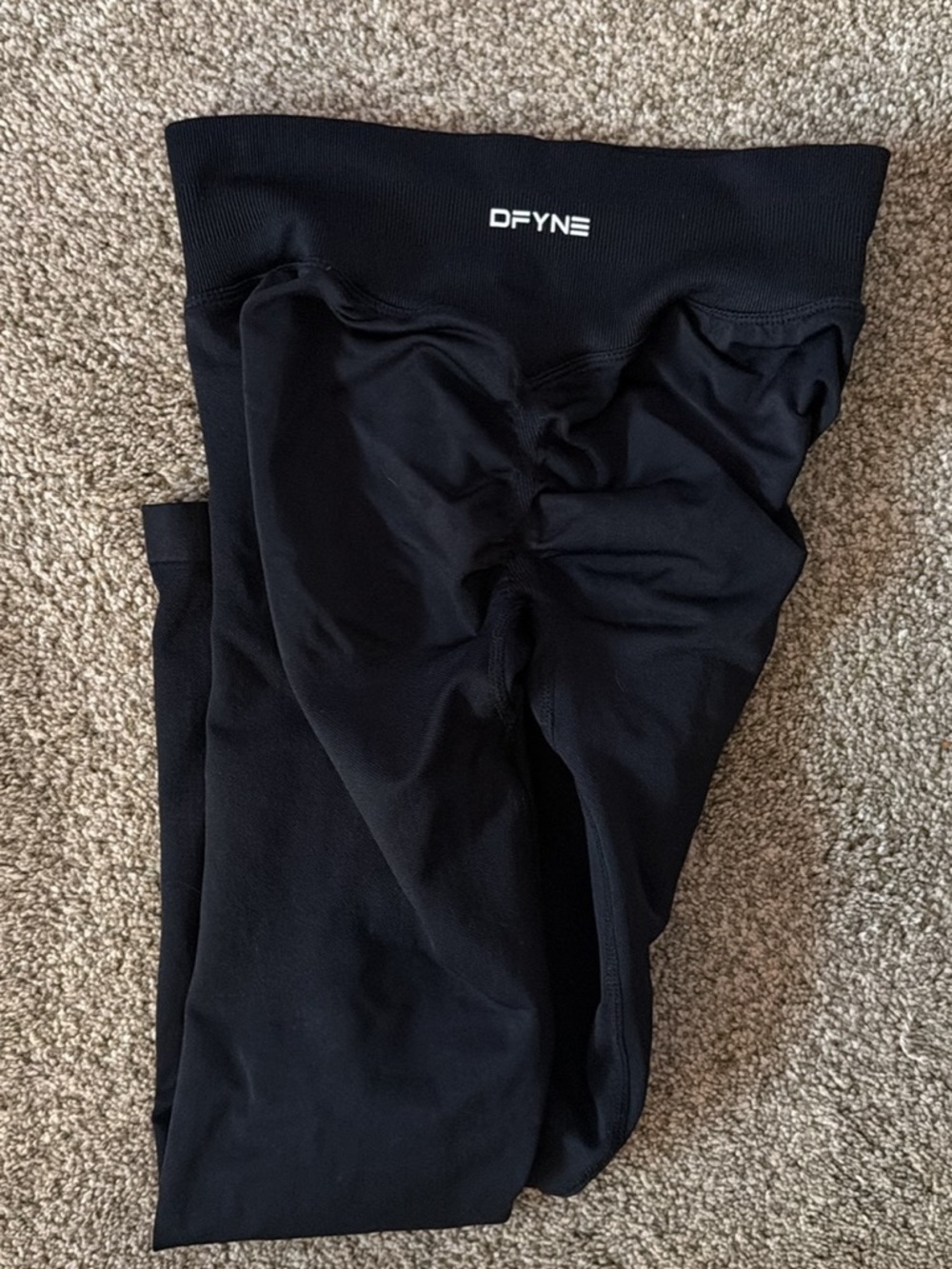 DFYNE Women's Black High-Waist Leggings